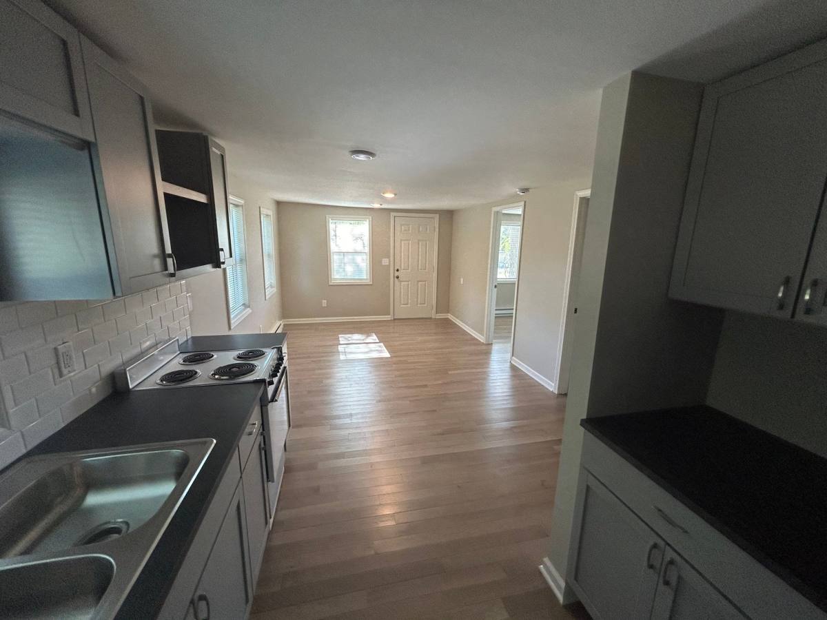 Townhouse for rent at 305 N Main, Harrisonville, MO 64701