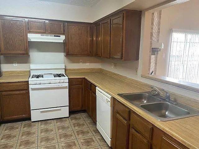 House for rent at 7902 Arbor Glen Rd, Houston, TX 77071