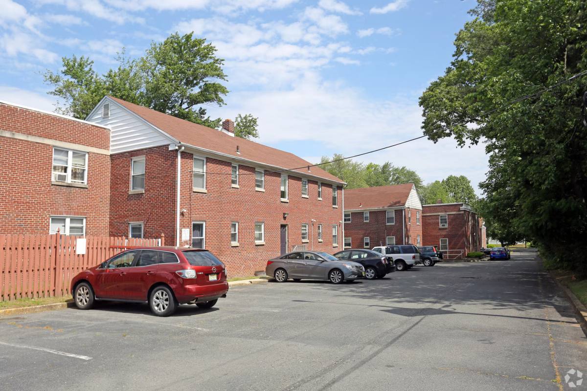 Apartment for rent at 433 Myrtle Ave #1A, Woodbury, NJ 08096