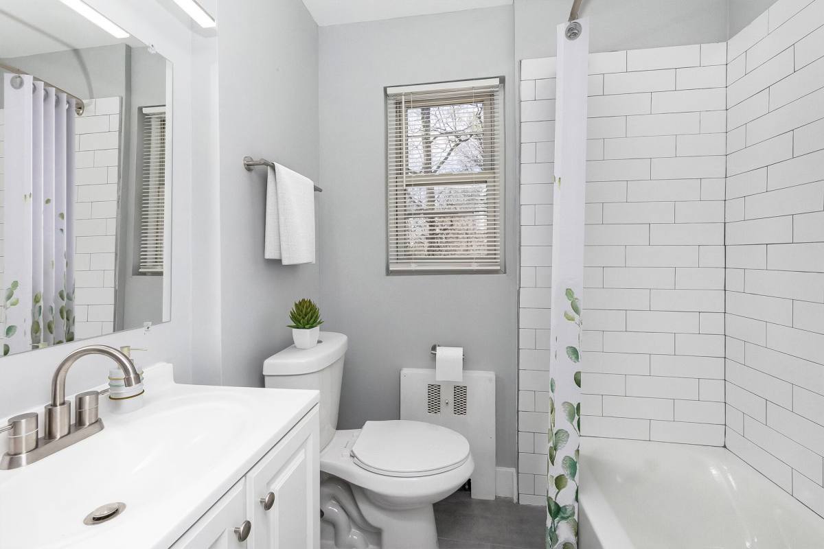Apartment for rent at 433 Myrtle Ave #1A, Woodbury, NJ 08096