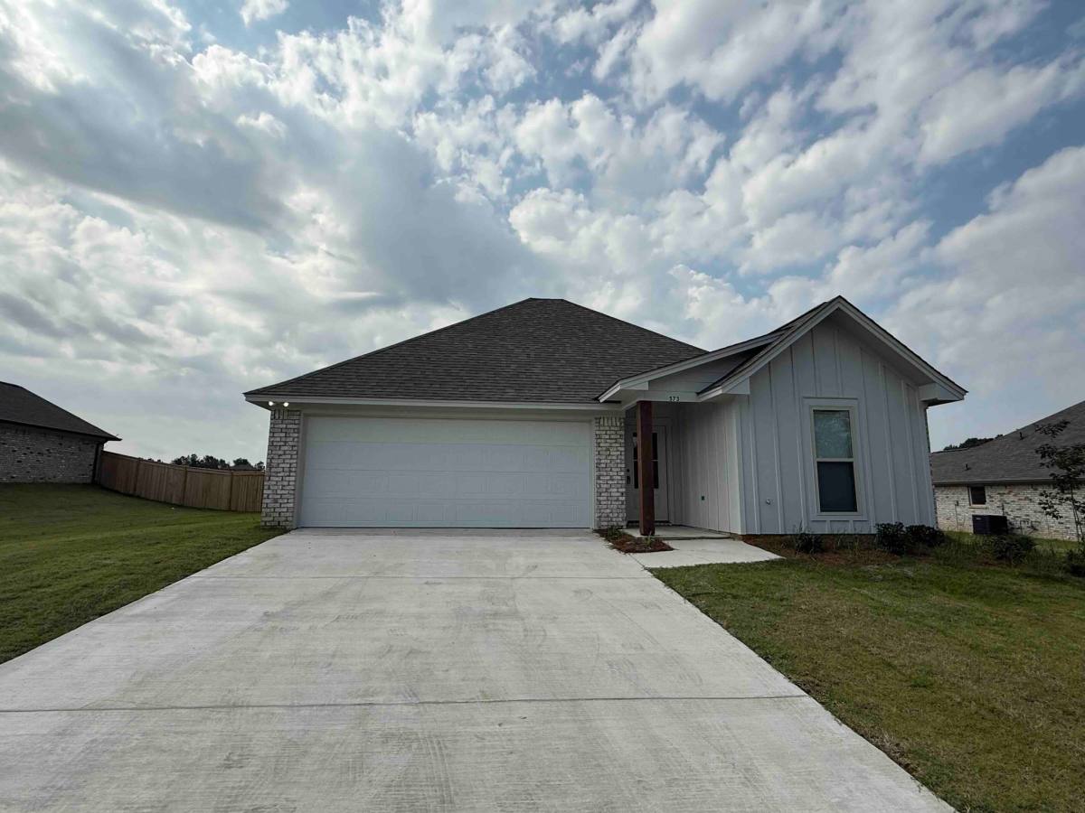 House for rent at 573 Patrick Farms Dr, Pearl, MS 39208