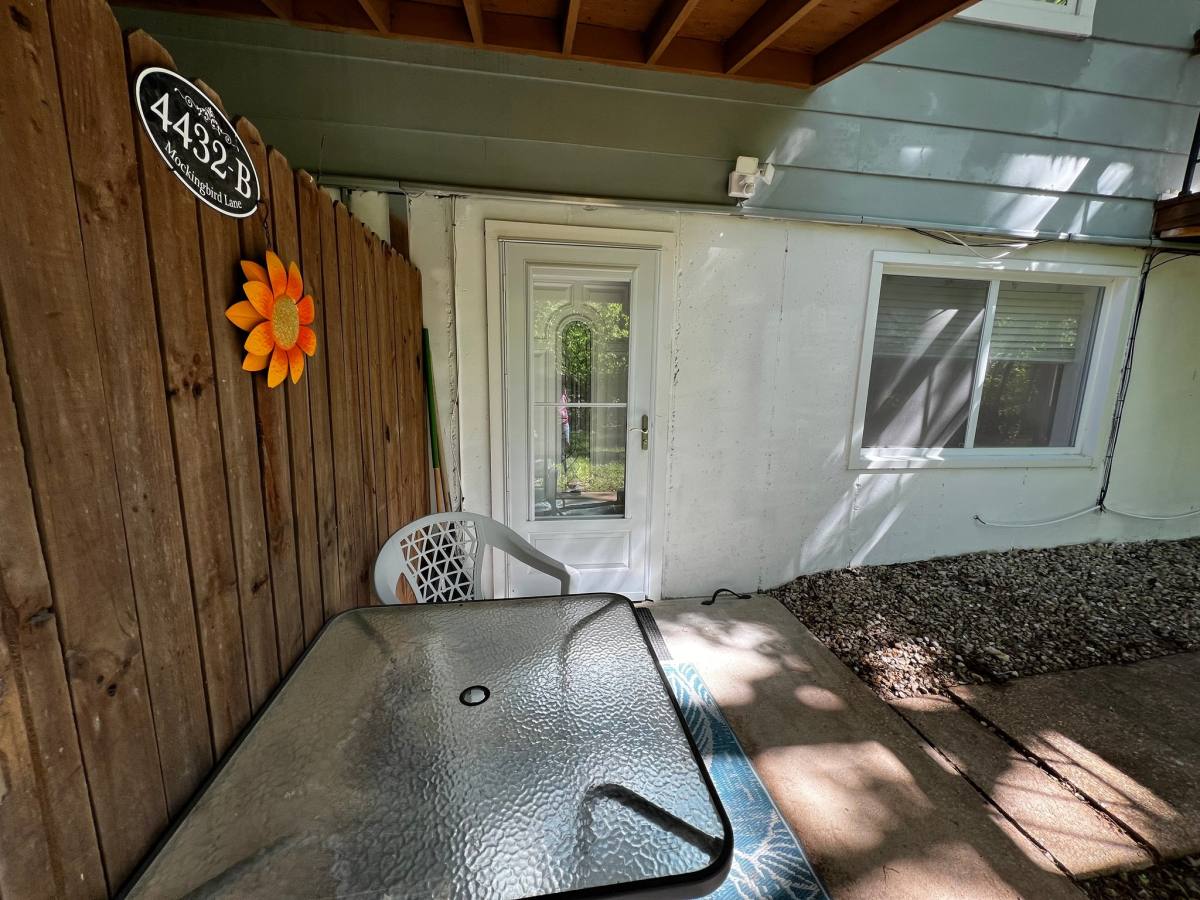 Apartment for rent at 4432B Mockingbird Lane #B, Hillsboro, MO 63050