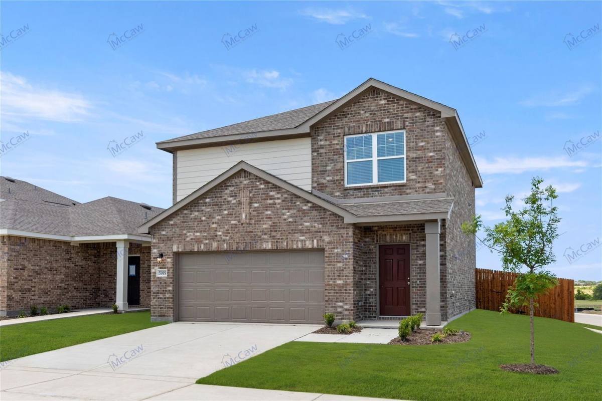 House for rent at 5919 Sahara Dr, Forney, TX 75126