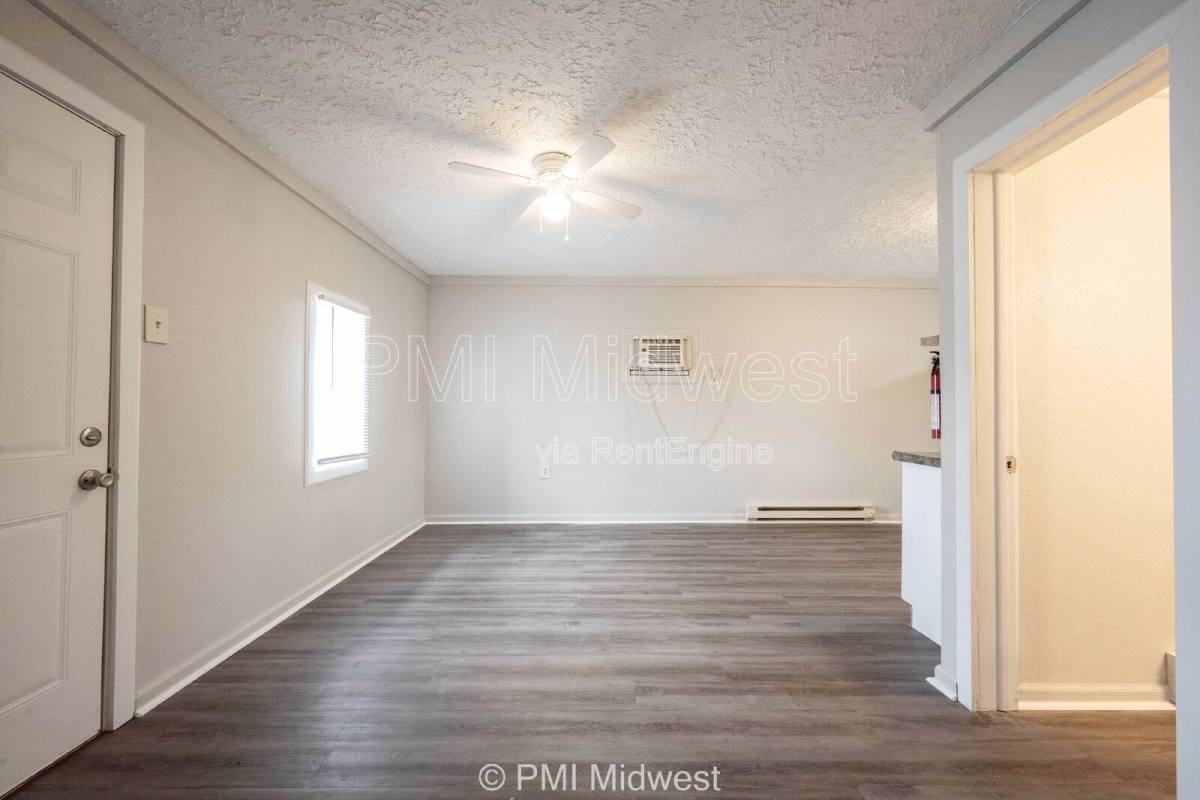 Apartment for rent at 2142 W US-Highway 40 #6, Greenfield, IN 46140