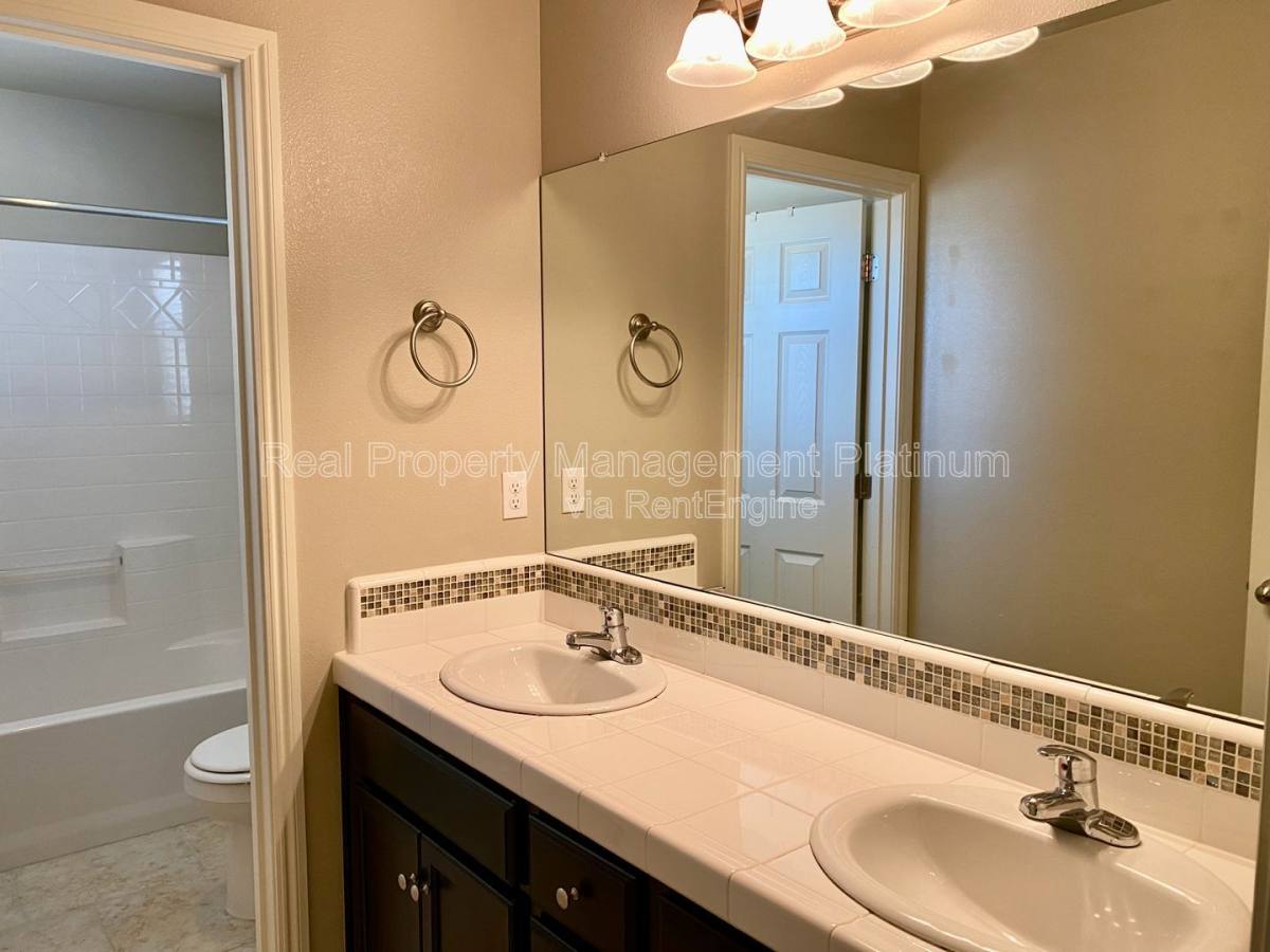 House for rent at 3554 Significant Way, Clovis, CA 93619