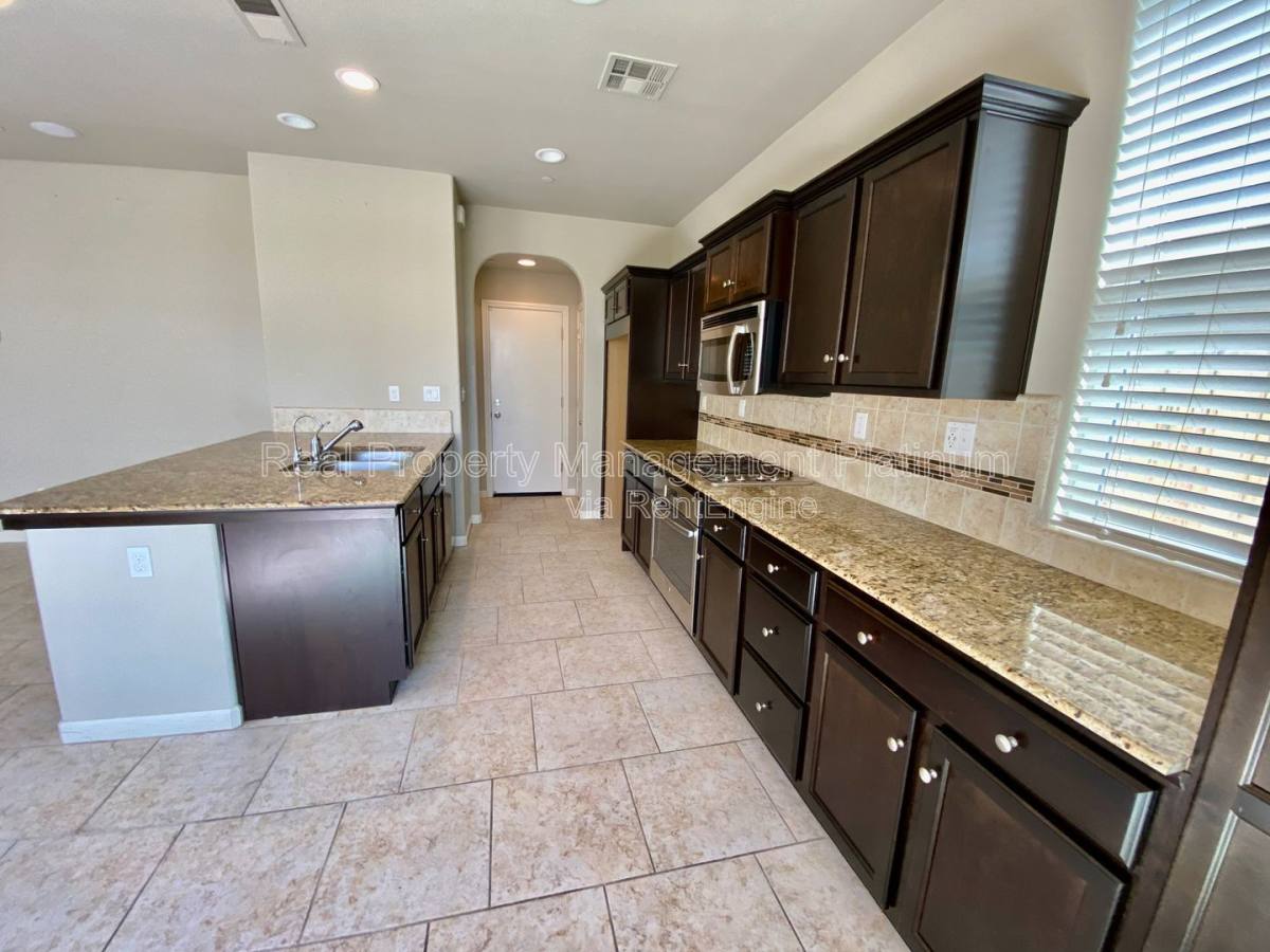 House for rent at 3554 Significant Way, Clovis, CA 93619