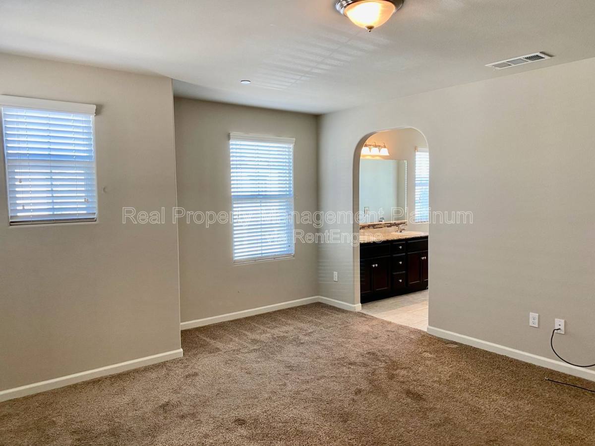 House for rent at 3554 Significant Way, Clovis, CA 93619