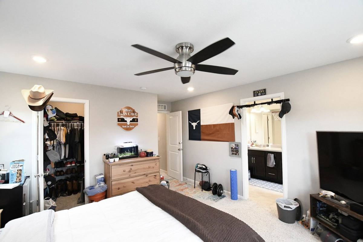 House for rent at 11330 E 26th Ave, Aurora, CO 80010