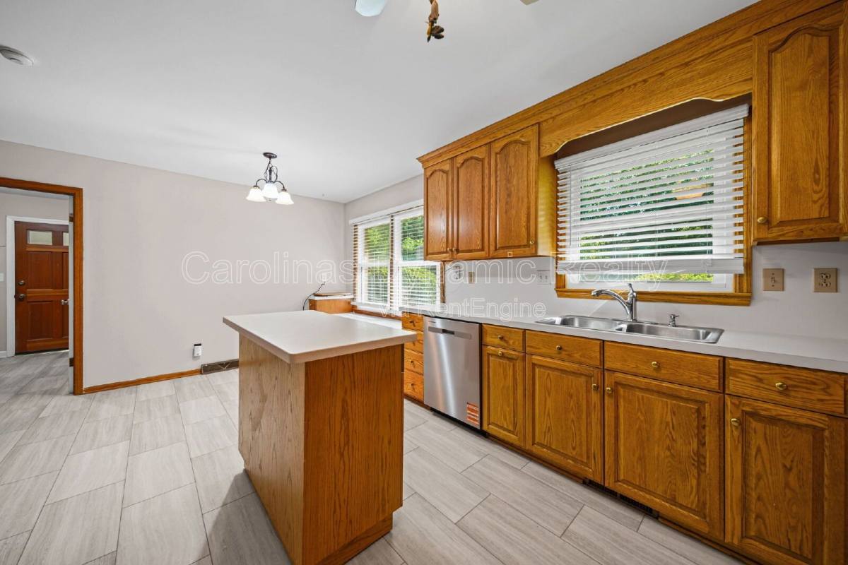House for rent at 16301 Capps Rd, Charlotte, NC 28278