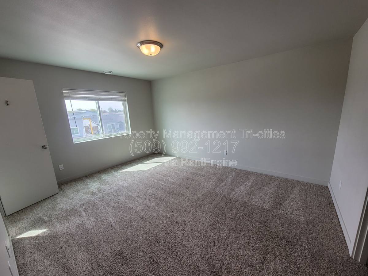 Townhouse for rent at 413 Whitefish Lane, Pasco, WA 99301