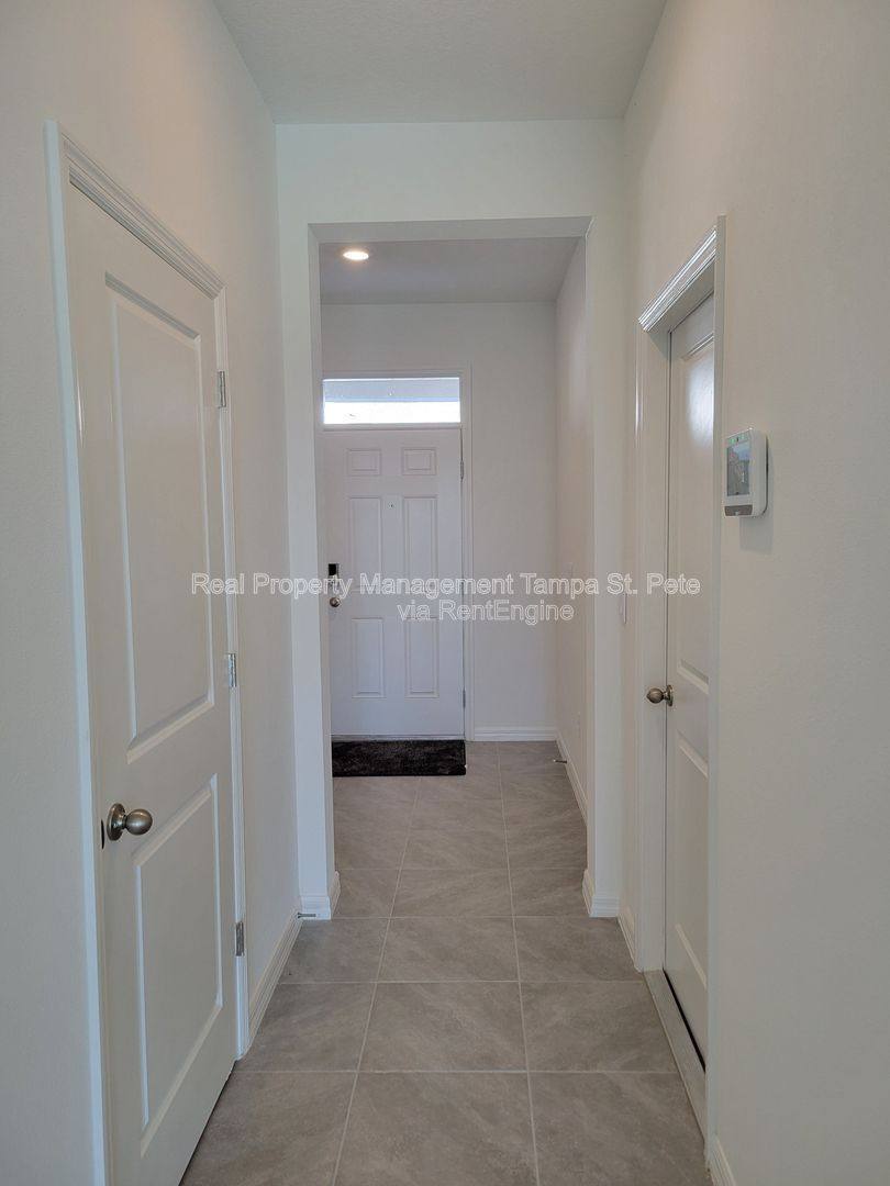 Townhouse for rent at 31364 Midnight Sun Way, Wesley Chapel, FL 33545