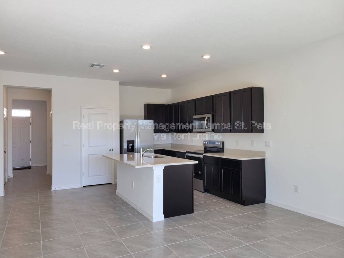 Townhouse for rent at 31364 Midnight Sun Way, Wesley Chapel, FL 33545