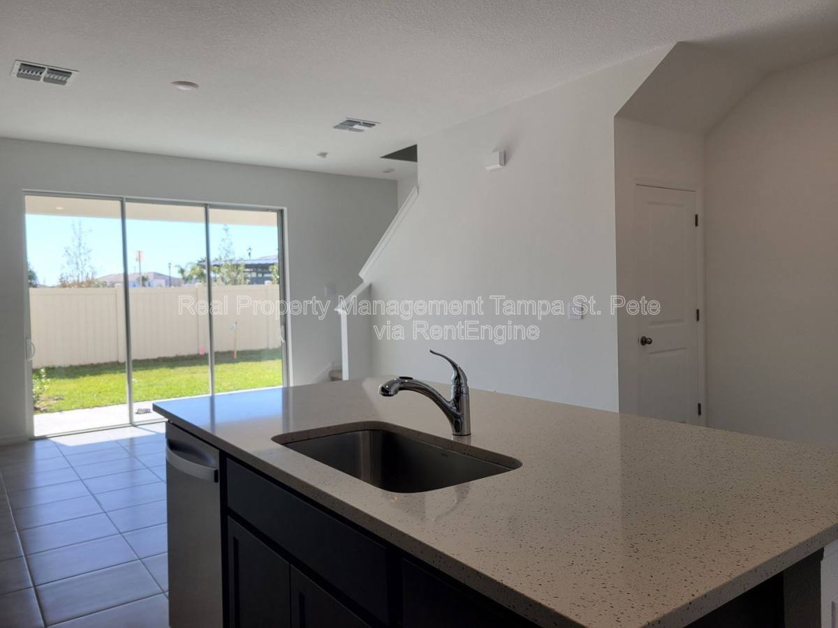 Townhouse for rent at 31364 Midnight Sun Way, Wesley Chapel, FL 33545