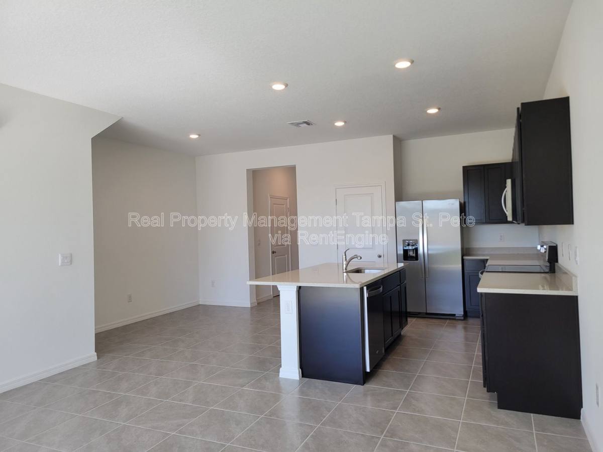 Townhouse for rent at 31364 Midnight Sun Way, Wesley Chapel, FL 33545