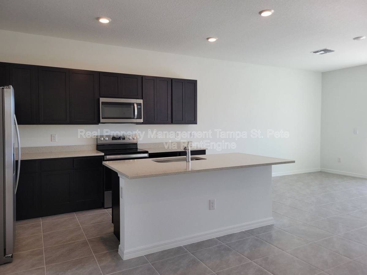 Townhouse for rent at 31364 Midnight Sun Way, Wesley Chapel, FL 33545