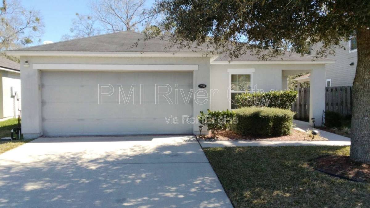 House for rent at 12154 Alexandra Dr, Jacksonville, FL 32218