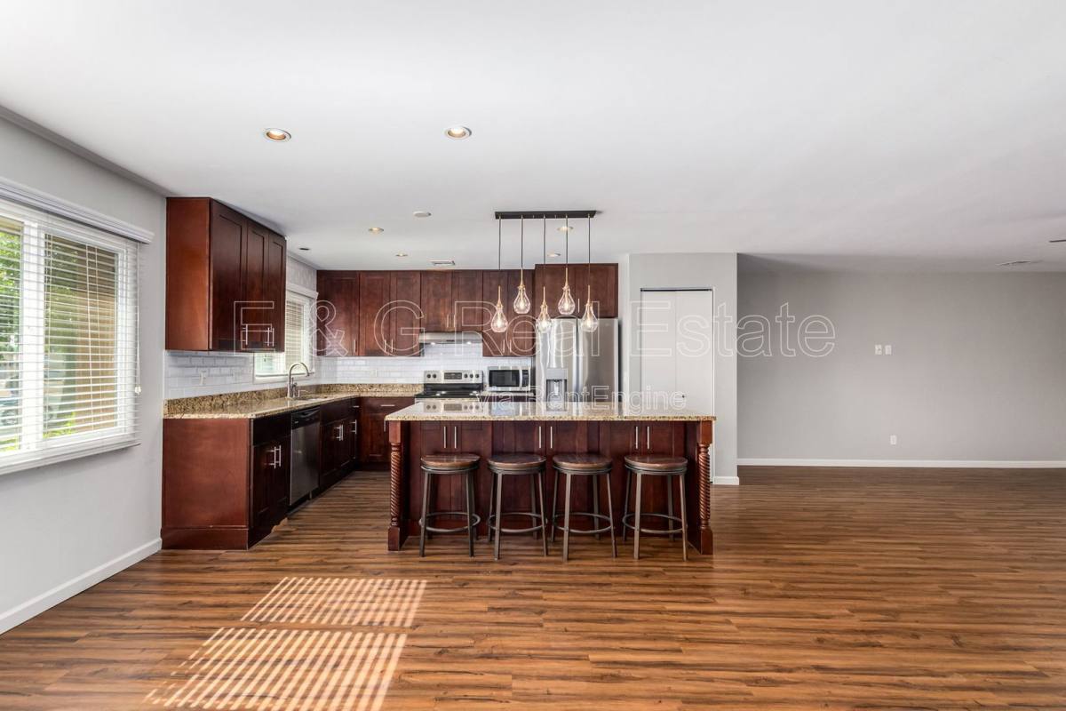 Townhouse for rent at 4508 N 15th Ave, Phoenix, AZ 85015