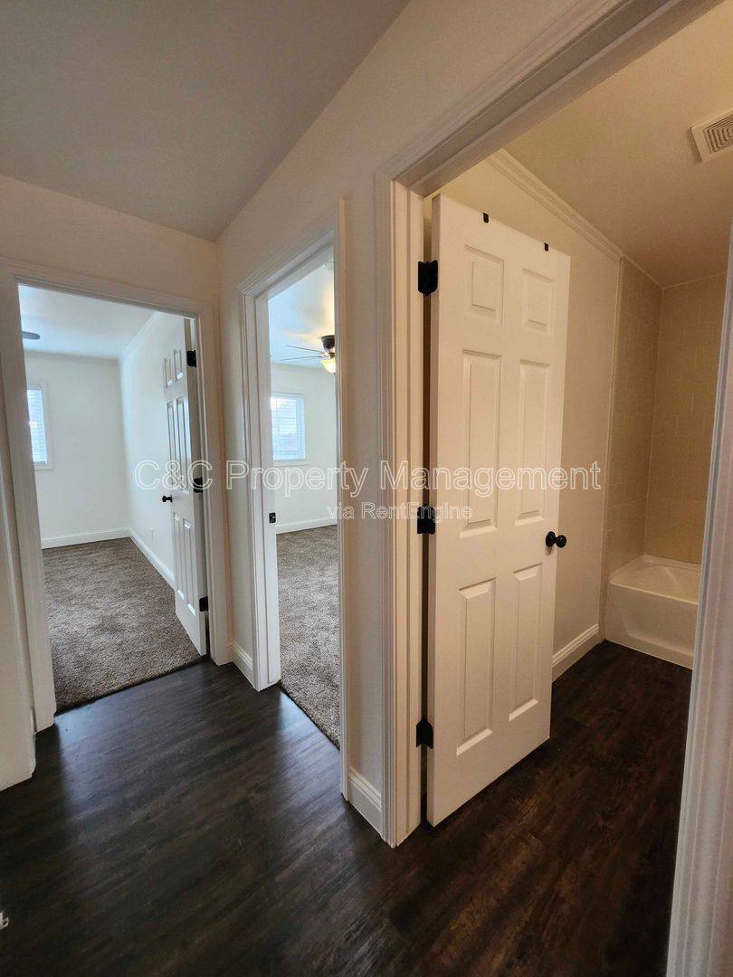 Apartment for rent at 2546 W Victor Court #102, Visalia, CA 93277