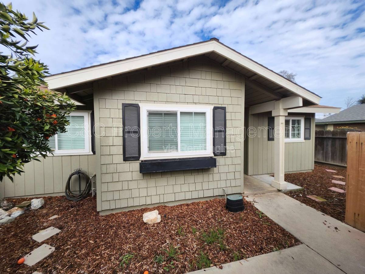 Apartment for rent at 2546 W Victor Court #102, Visalia, CA 93277