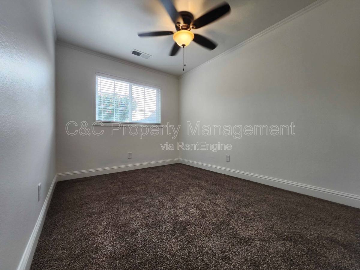Apartment for rent at 2546 W Victor Court #102, Visalia, CA 93277