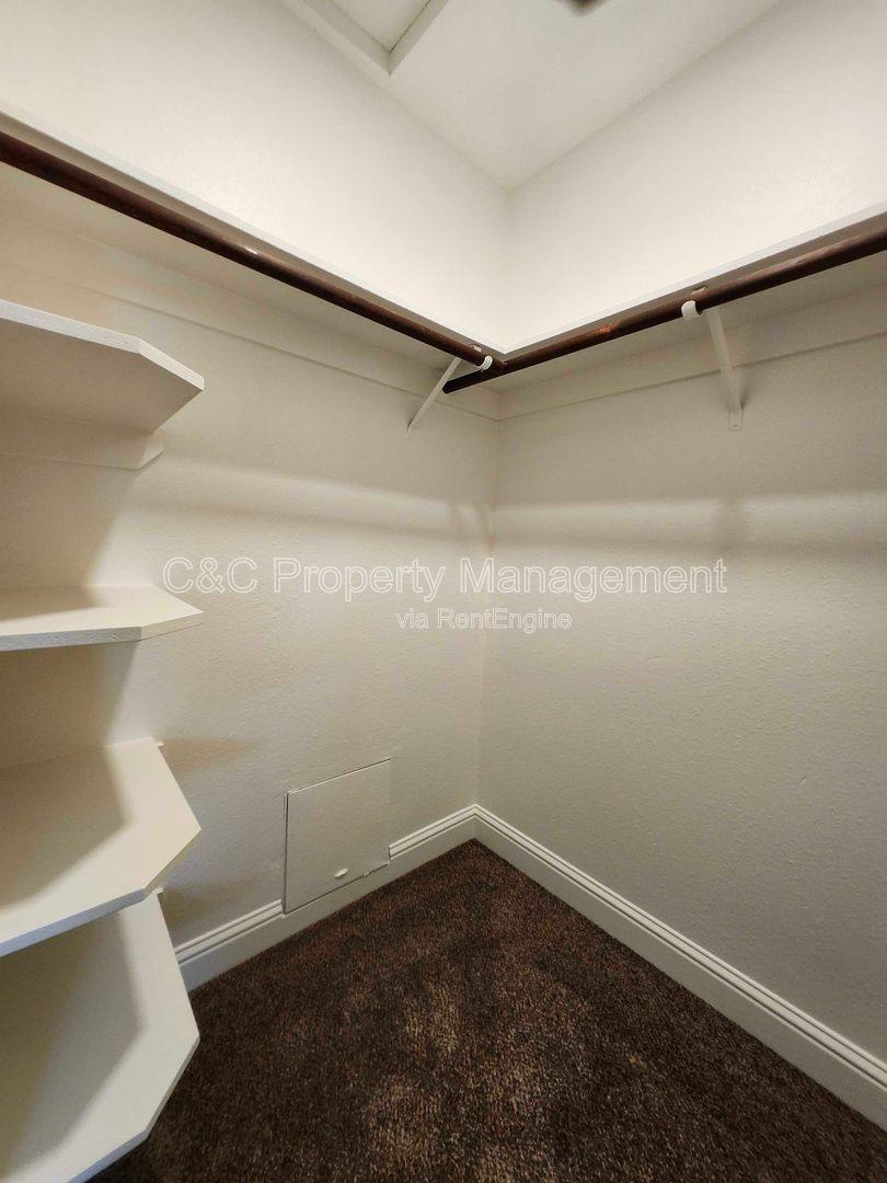 Apartment for rent at 2546 W Victor Court #102, Visalia, CA 93277