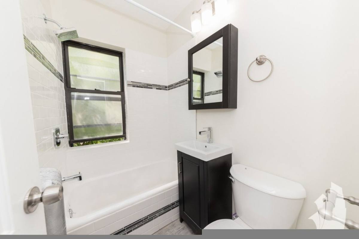 Apartment for rent at 2129 N Dayton St, Chicago, IL 60614
