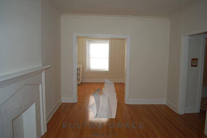 Apartment for rent at 663 W Grace St #206, Chicago, IL 60613