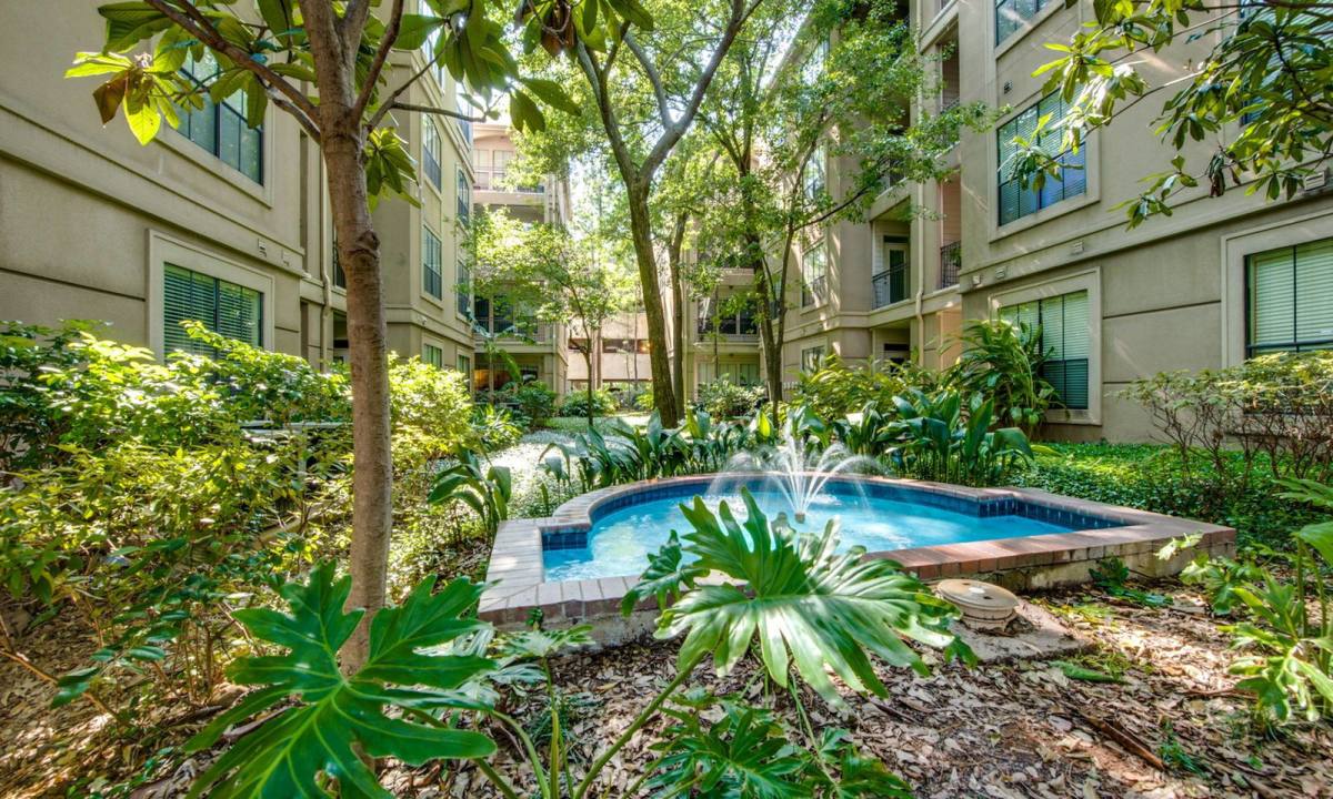 Apartment for rent at 99 N Post Oak Lane, Houston, TX 77024