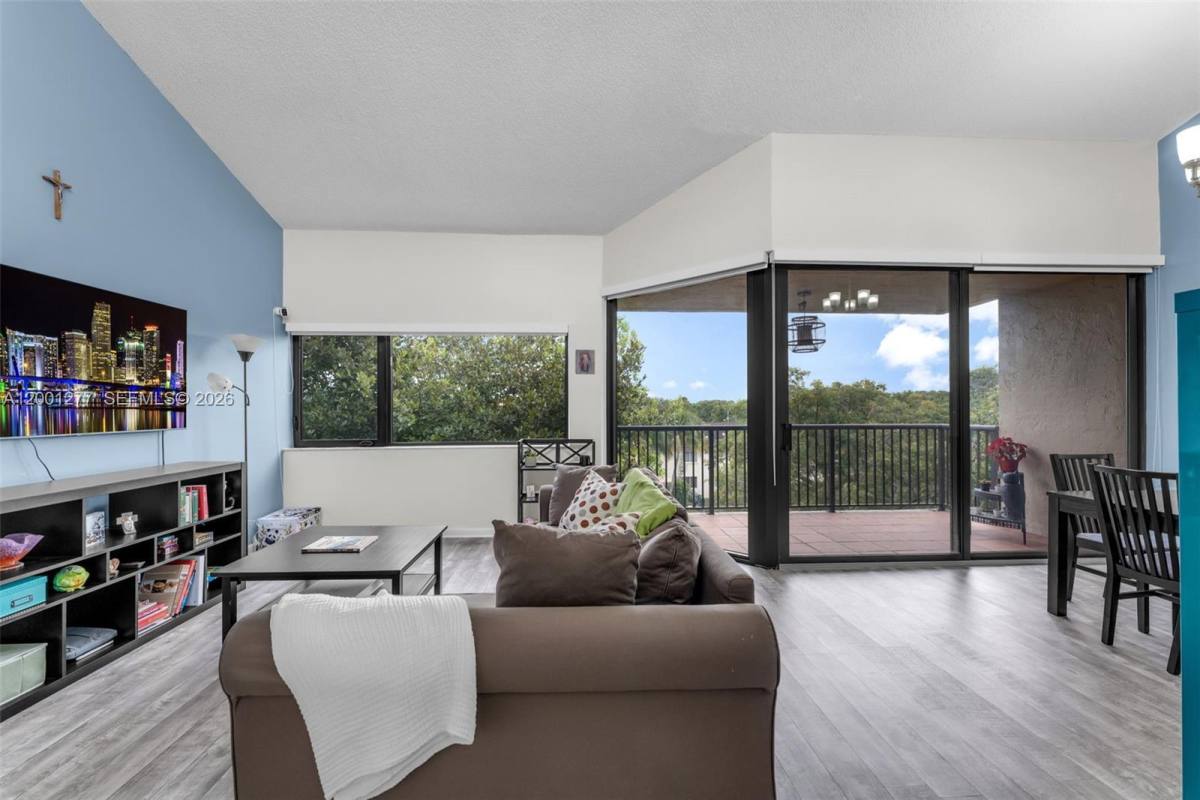 Townhouse for rent at 6701 SW 116th Court #406, Miami, FL 33173