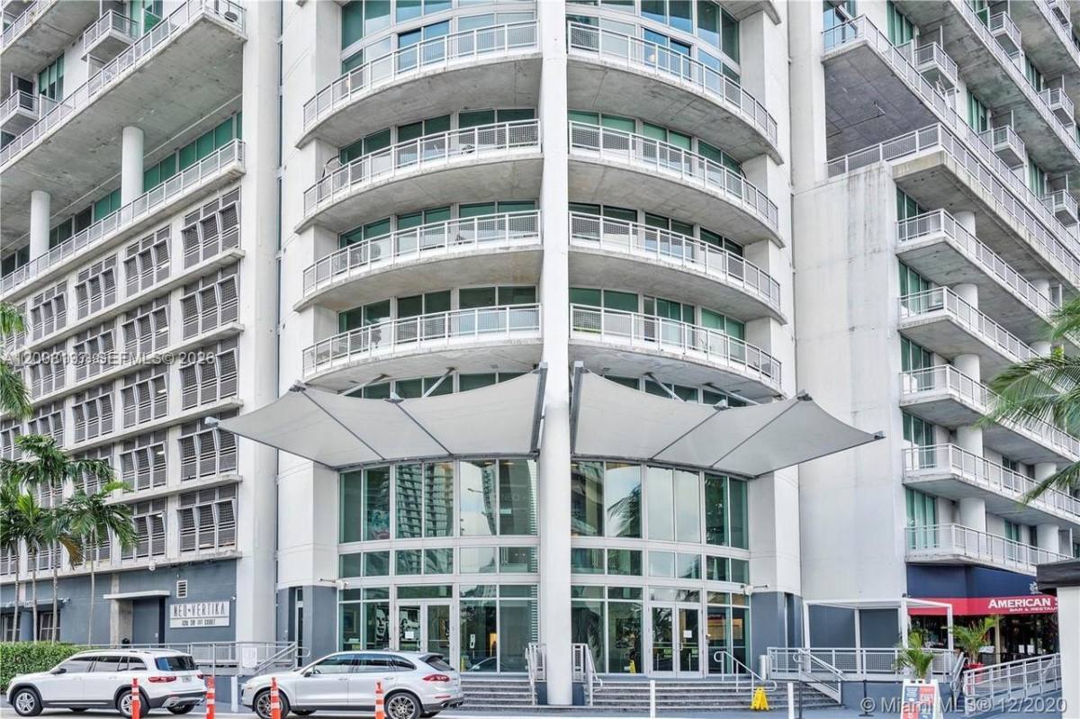 Apartment for rent at 690 SW 1st Court #1934, Miami, FL 33130