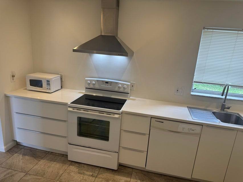House for rent at 27th St NW #100, Pompano Beach, FL 33064