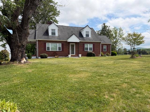 House for rent at 824 Crooked Oak Rd, Rocky Mount, VA 24151