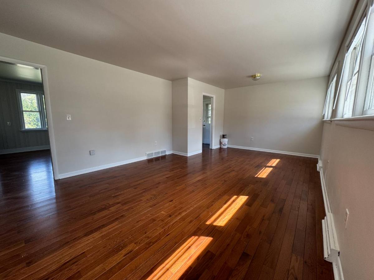 House for rent at 41 Woodlee Rd, Staunton, VA 24401