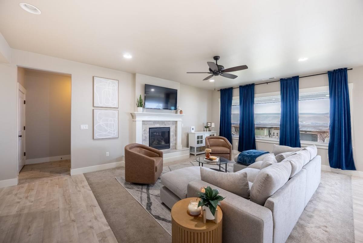 House for rent at 72802 E Grand Bluff Loop, Kennewick, WA 99338