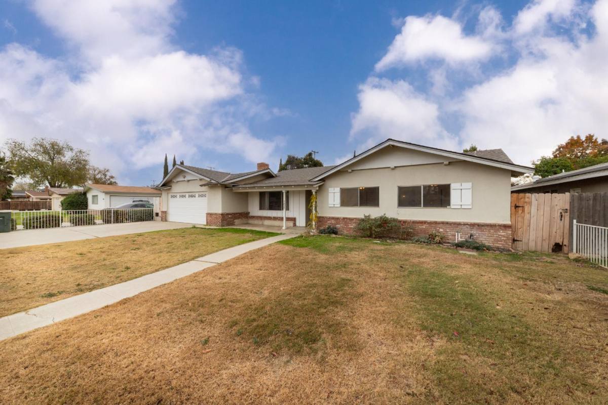 House for rent at 3825 Bianchi Way, Bakersfield, CA 93309