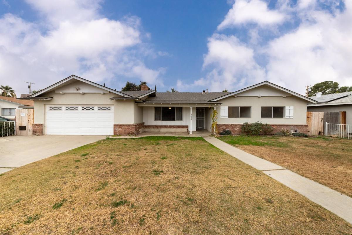 House for rent at 3825 Bianchi Way, Bakersfield, CA 93309