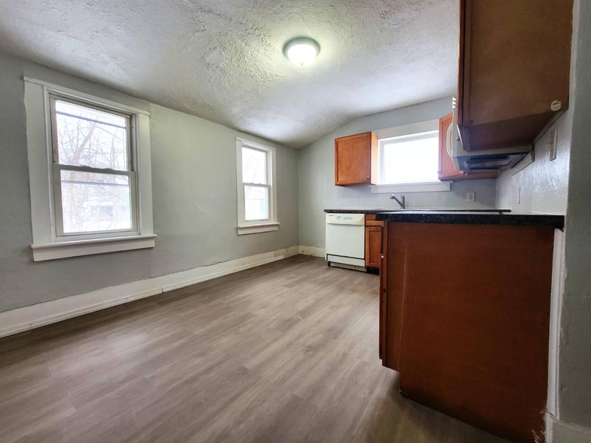 House for rent at 320 Crosby St, Akron, OH 44303