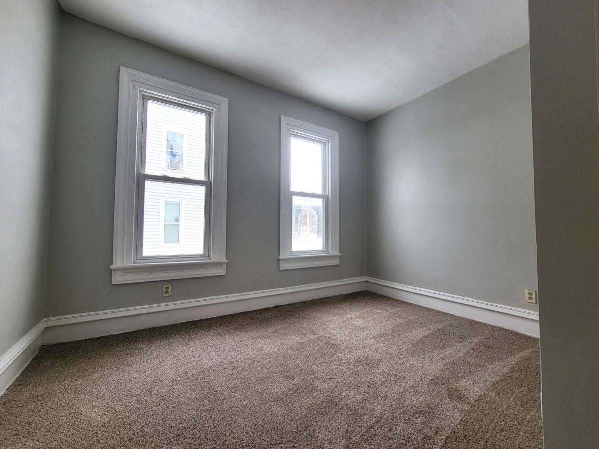 House for rent at 320 Crosby St, Akron, OH 44303