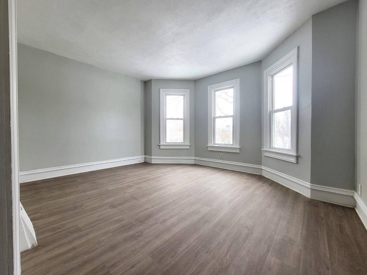 House for rent at 320 Crosby St, Akron, OH 44303
