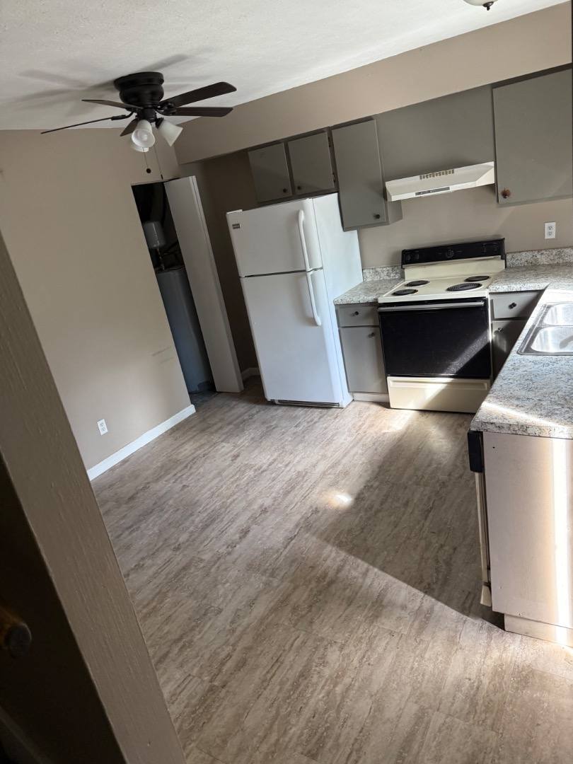 Apartment for rent at 11 W Perry St #10, Maryville, IL 62062