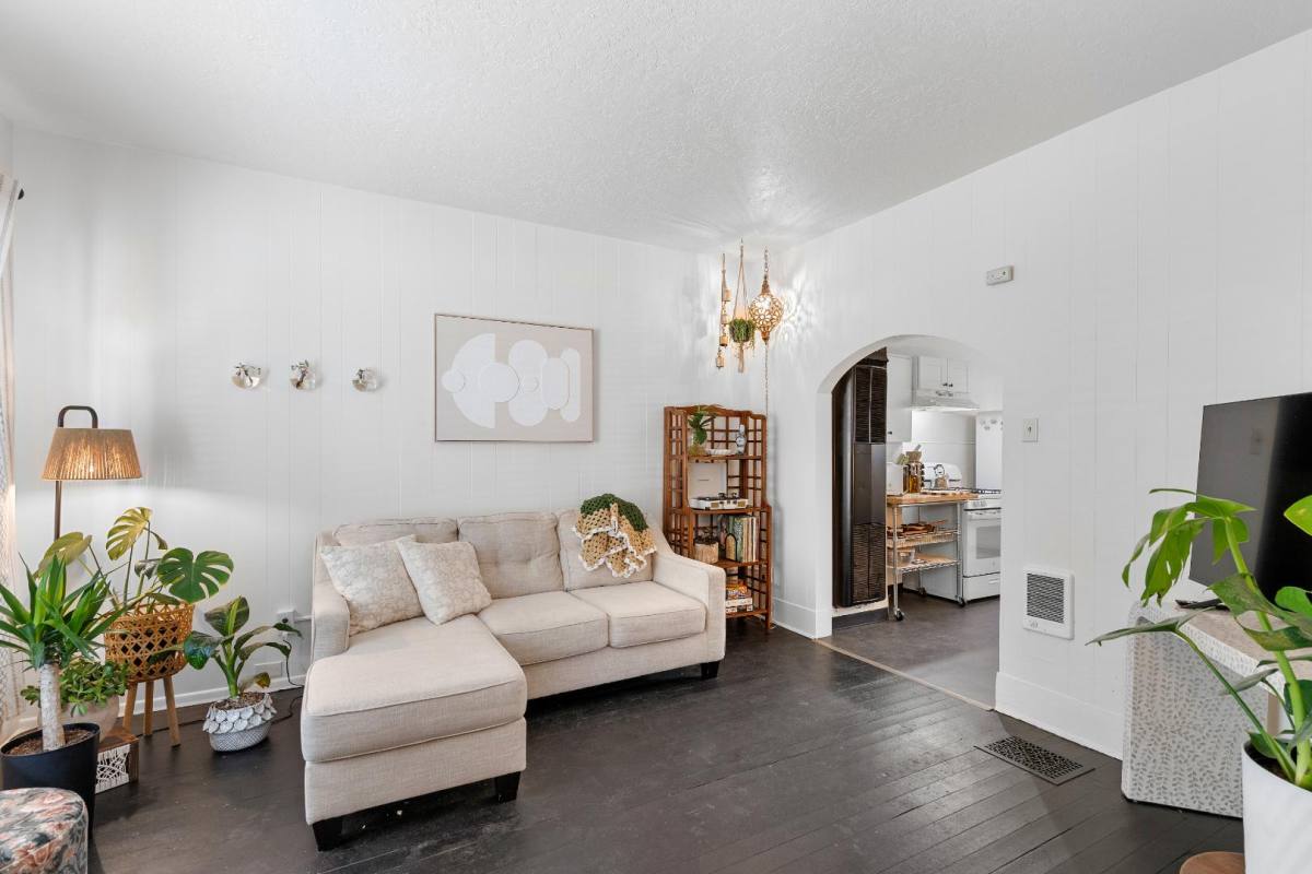Apartment for rent at 832 SE 29th Ave #832 Belmont, Portland, OR 97214