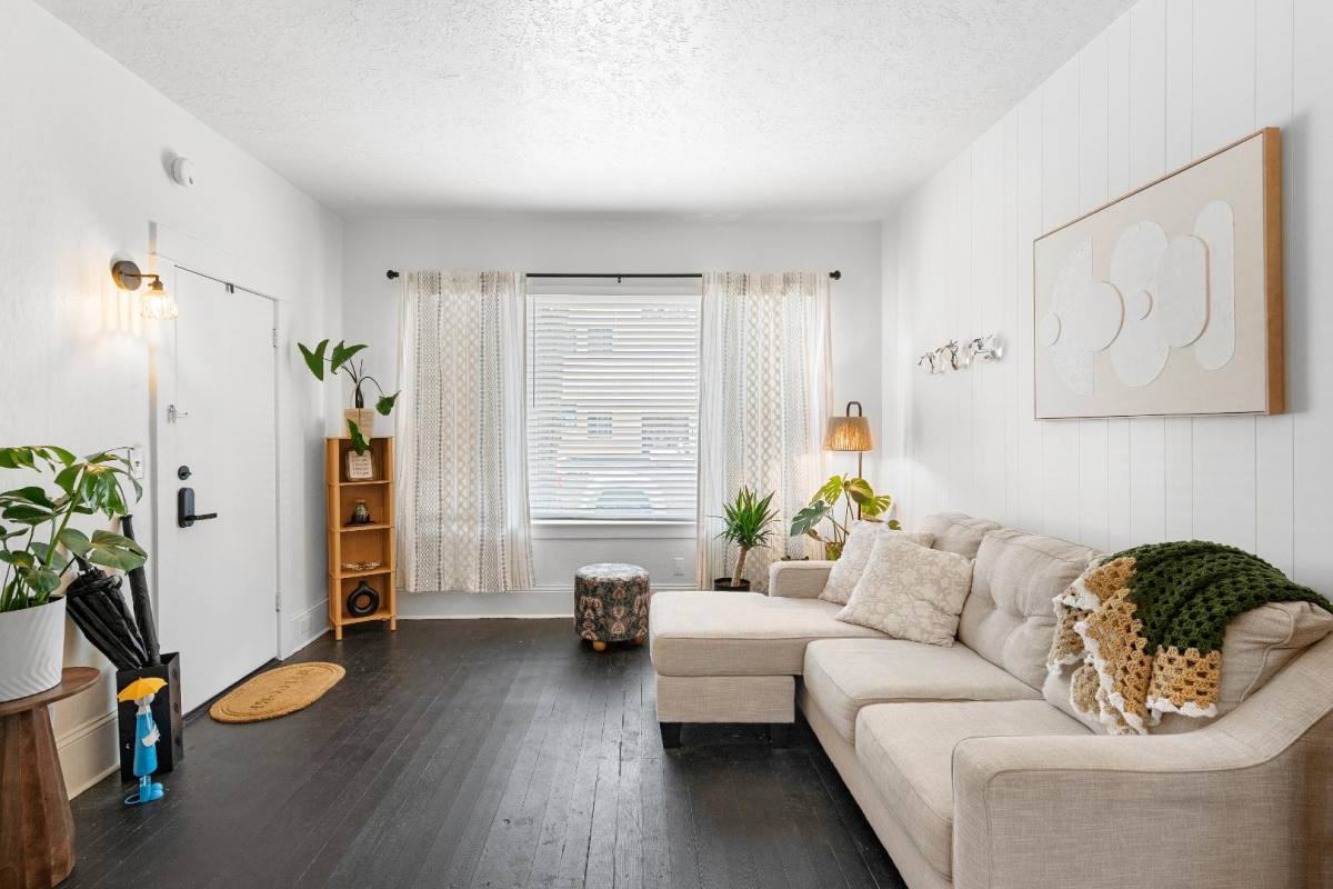 Apartment for rent at 832 SE 29th Ave #832 Belmont, Portland, OR 97214