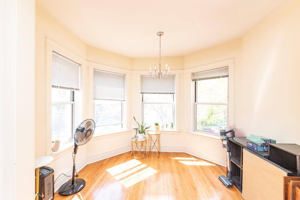 Apartment for rent at 3415 N Elaine Place #1, Chicago, IL 60657