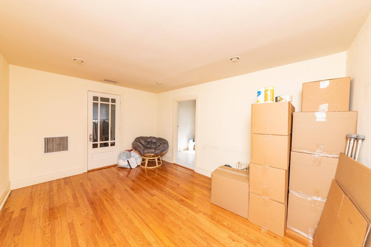 Apartment for rent at 3415 N Elaine Place #1, Chicago, IL 60657