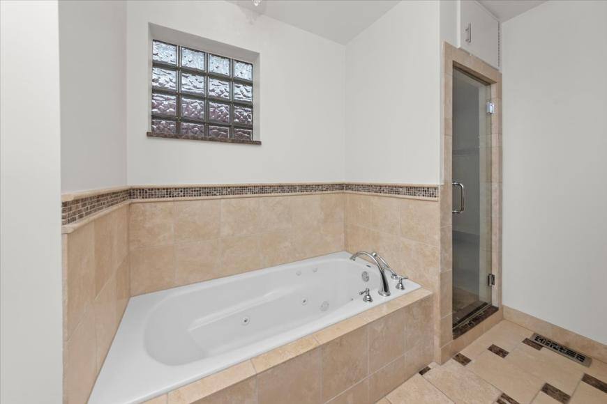Condo for rent at 1541 W Cortez St #3, Chicago, IL 60642