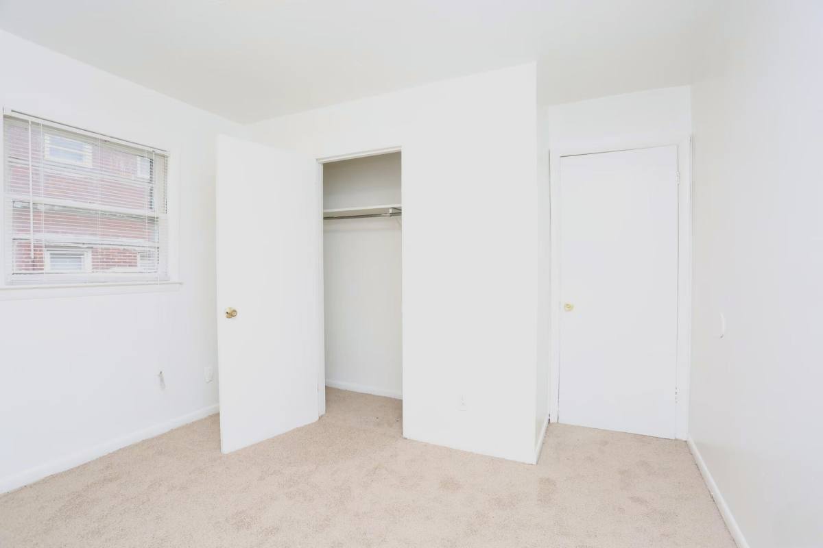 Apartment for rent at 1901, 1909 Cambridge Dr, Lexington, KY 40504