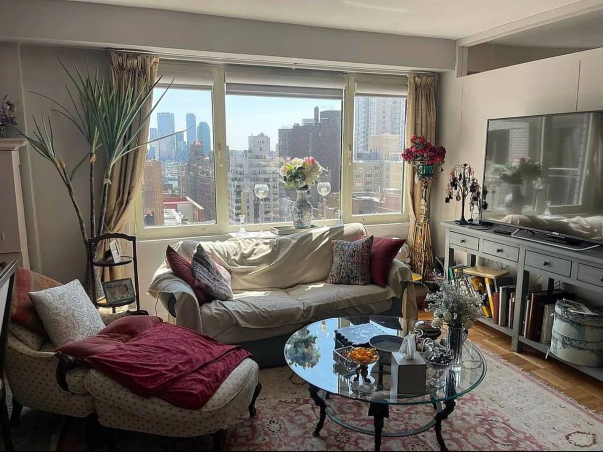 Apartment for rent at 303 E 57th St #21C, New York, NY 10022