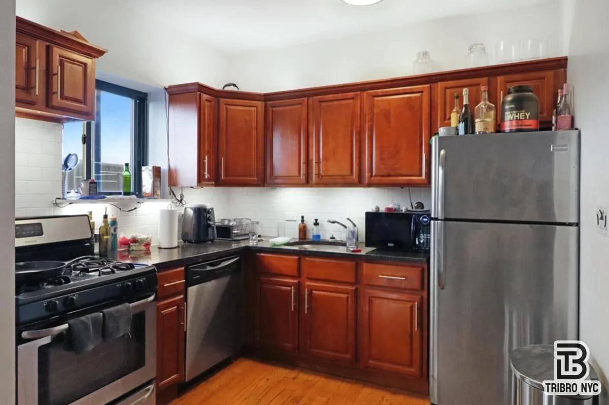 Apartment for rent at 1296 Myrtle Ave #3D, Brooklyn, NY 11221