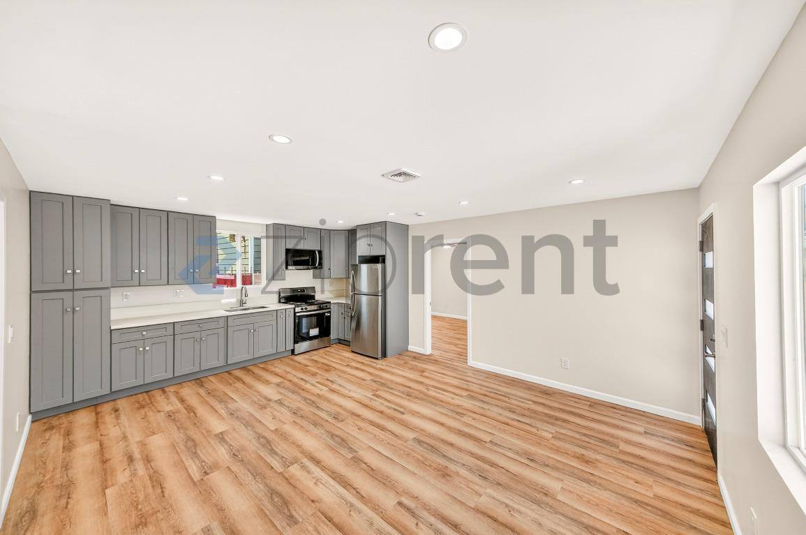 House for rent at 4013 S Harvard Blvd, Los Angeles, CA 90062