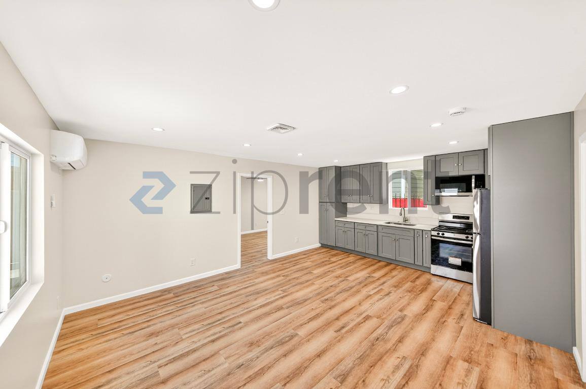 House for rent at 4013 S Harvard Blvd, Los Angeles, CA 90062